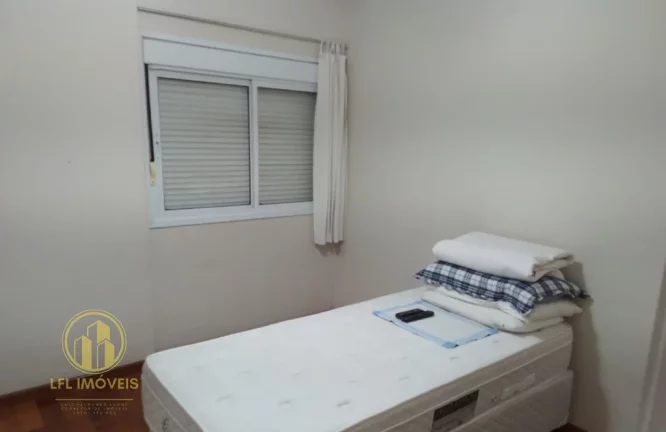 Imagem Espaçoso Apartamento de 3 Quartos em Indianópolis.