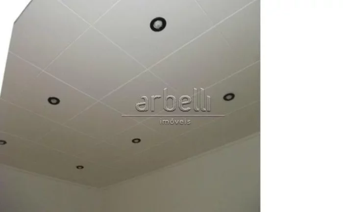 Imagem Galpão com escritórios com área total de 406 metros quadrados. O piso térreo está o galpão que...