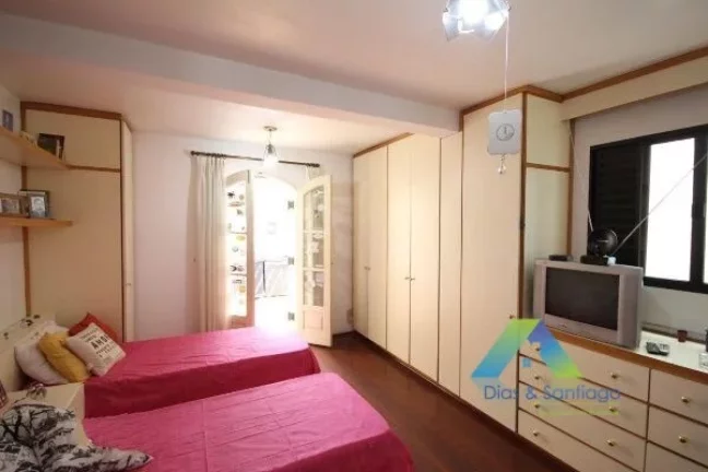 Imagem SOBRADO EM CONDOMINIO COM PORTEIRA FECHEDA !!!