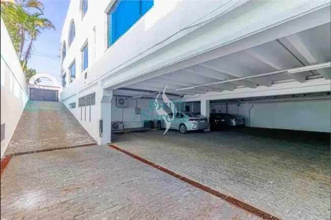 Imagem Sobrado Triplex para Alugar em Jardim Everest - São Paulo/SP.
