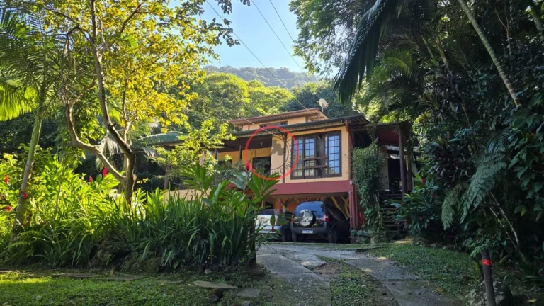 Imagem 3 CASAS EM UM TERRENO DE 1370 METROS , Á 600 METROS DA PRAIA DE BOIÇUCANGA, INSERIDO NA MATA ATLANTICA COM ESPAÇO PARA CONSTRUIR
