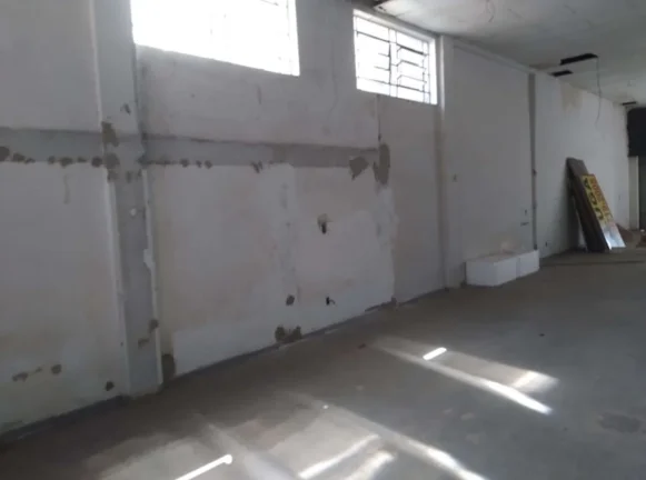Imagem Salão Comercial para Locação na Vila Hortência - Sorocaba-SP: 153m², 1 Banheiro, 2 Vagas de Garagem!