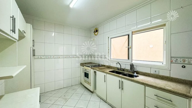 Imagem Casa para alugar com 4 quartos e 6 vagas - 400m² - R$14.493,00 - Alphaville Plus - Barueri