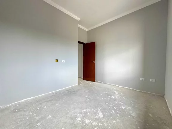 Imagem Sobrado com 3 quartos sendo 1 suíte e 1 vaga de garagem em São José dos Pinhais - PR