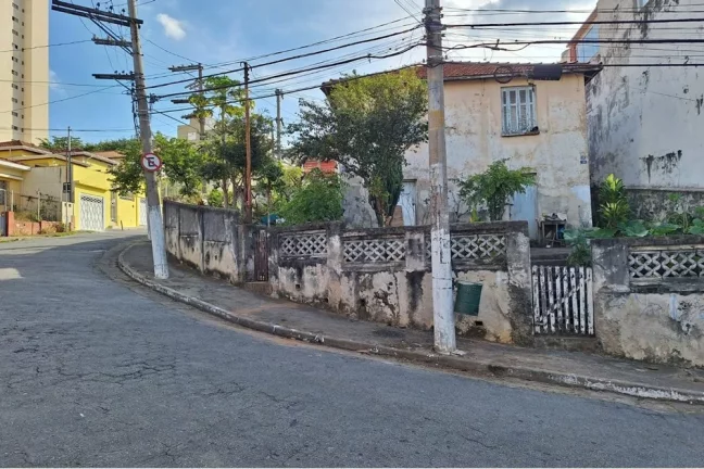 Imagem Terreno de Esquina com Excelente Localização – Perfeito para Investidores ou Projeto Residencial!