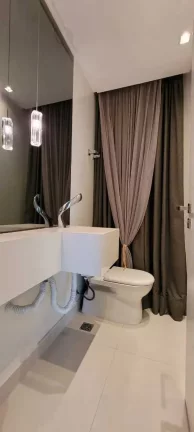 Imagem Apartamento mobiliado em condomínio fechado com 3 dormitórios sendo 1 suíte e 2 vagas de garagem em Itajaí/SC