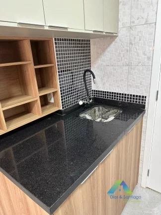 Imagem Lindo apartamento semi mobiliado recém reformado com fino padrão de acabamento.