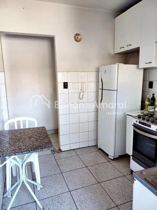 Imagem Apartamento térreo a venda, 2 dormitórios, Suíte, Living, cozinha com armários, lavanderia, 1 vaga coberta.