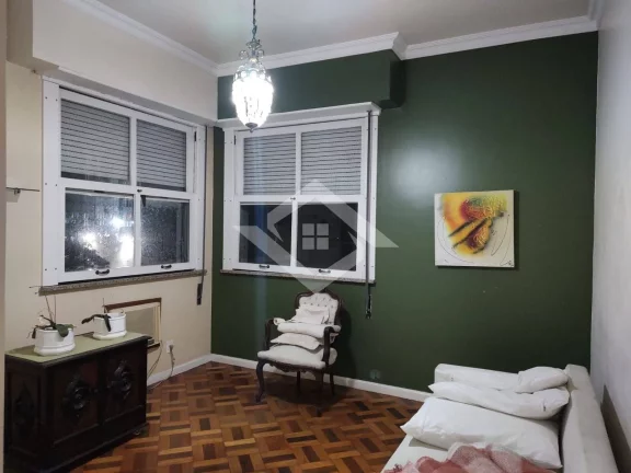 Imagem Apartamento de 3 Quartos para Venda em Copacabana com 165 m²