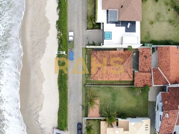Imagem Venha conhecer essa bela casa em Ubatuba, Santa Catarina, com 3 dormitórios, 2 suítes e garagem co...
