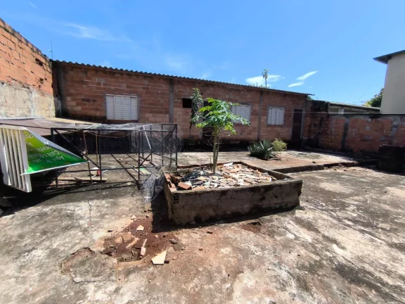 Imagem Casa De 2/4 Com Barracao No Jardim Bela Vista Goiania