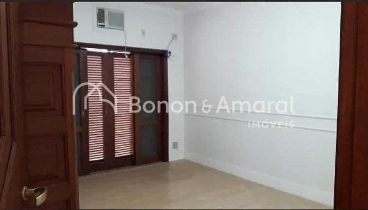 Imagem Belíssima casa à venda Jardim Paiquerê - Valinhos.
Bem espaçosa, com sala para 2 ambientes e pé...