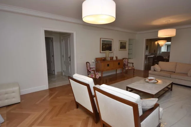 Imagem Excelente apartamento de alto padrão com 292 m² bem distribuídos, decorado de forma clean e harmo...