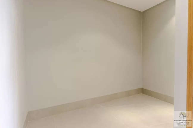 Imagem Casa em Condomínio para Venda em Senador Canedo, Jardins Bolonha, 4 dormitórios, 4 suítes, 5 banheiros, 4 vagas