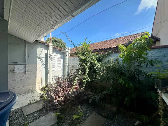 Imagem Casa com 3 dormitórios e 2 vagas, 850m da praia do Gravatá - Navegantes/SC