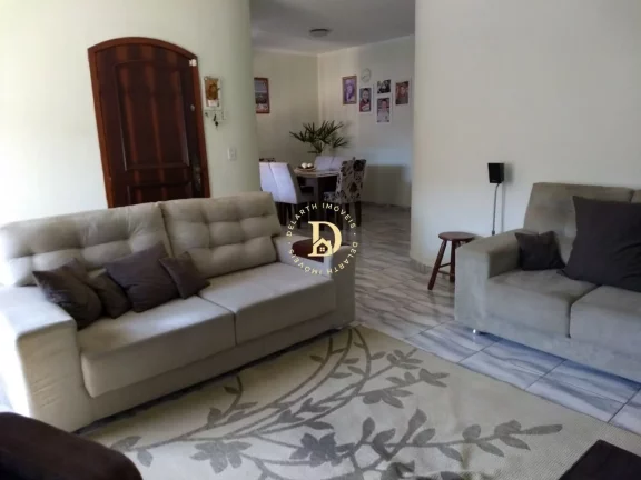 Imagem Casa - Jardim Ismênia - 3 Dormitórios (1 suíte) - 220m² - São José dos Campos/SP