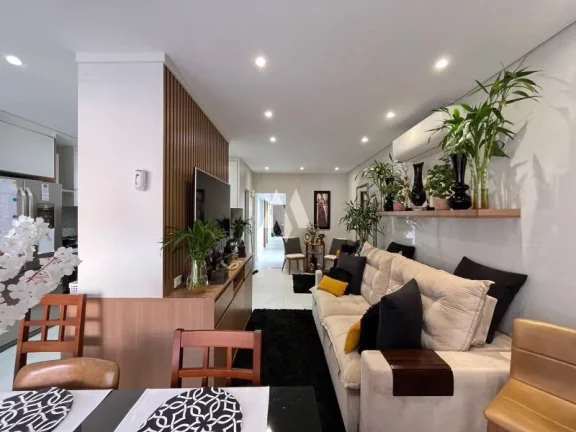 Imagem Casa com 4 quartos, piscina e 2 vagas à Venda, 180 m² na Vila Valença em São Vicente/SP
