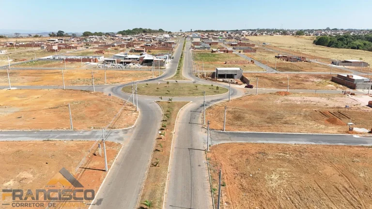 Imagem LOTE A PRESTAÇÃO PRÓXIMO AO CENTRO DE ABADIA