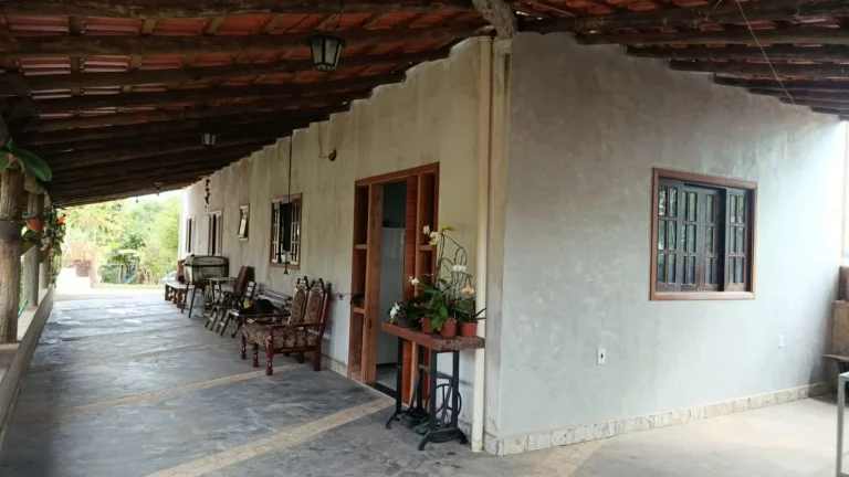 Imagem Chácara à venda em Araçoiaba da Serra-SP, Bairro Cercado, 2 quartos, 1 suíte, 1 sala, 2 banheiros, 6 vagas, 1.100m².