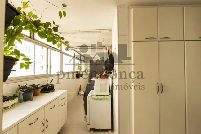 Imagem Belíssimo apartamento a venda na Santa Cecília com 240m²!