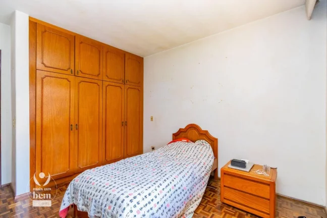 Imagem Casa Térrea averbada com 4 quartos à venda, 377 m² por R$ 1.690.000 - Capão da Imbuia - Curitiba/PR