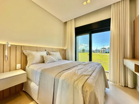 Imagem Casa em Condominio 4 Dormitórios - Bairro Arroio Teixeira