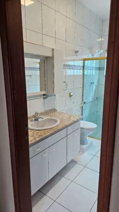 Imagem Casa com 3 dormitórios à venda, 210 m² por R$ 955.000,00 - Chácara do Visconde - Taubaté/SP