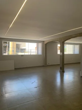 Imagem Galpão Comercial à Venda ou Locação em Sorocaba-SP: 4 Salas, 4 Banheiros, 10 Vagas de Garagem, 303m² no Jardim Pires de Mello.