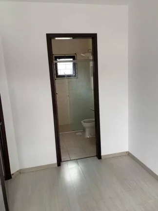 Imagem Sobrado no Boqueirão - Frente para Rua - R$530 mil