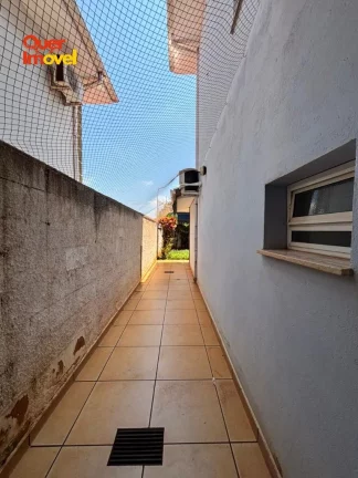 Imagem Imperdível oportunidade: Casa em condomínio à venda em Ribeirão Preto-SP, no bairro Bonfim Paulista, com 3 quartos, 1 suíte, 3 salas, 4 banheiros, 2 vagas de garagem, 130m².