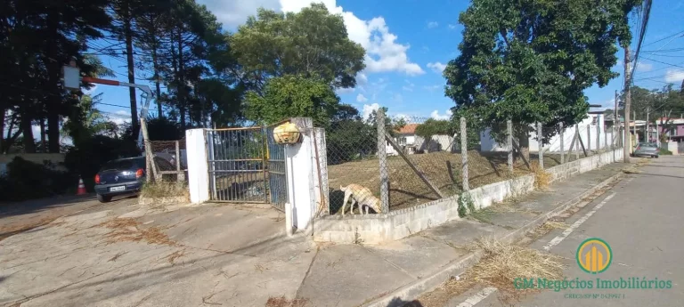 Imagem Terreno amplo em bairro residencial e zona mista São Roque