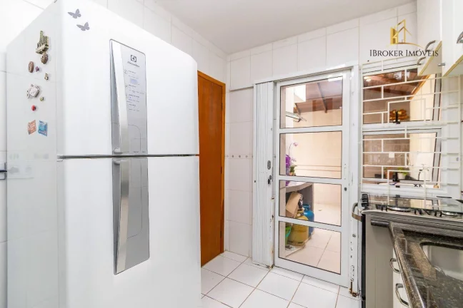 Imagem Sobrado SEMIMOBILIADO com 2 quartos + ático à venda, 108 m² por R$ 499.000 - Xaxim - Curitiba/PR