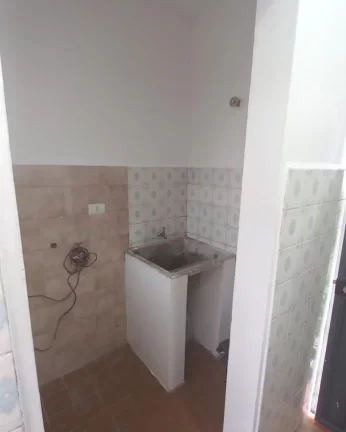 Imagem Casa quarto, sala, cozinha FL11