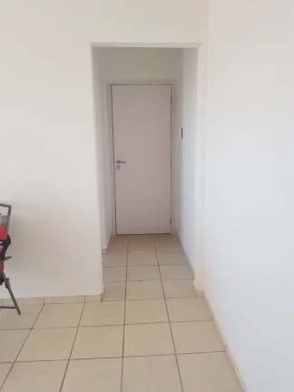 Imagem Apartamento com 2 dormitórios, banheiro com blindex, sala, cozinha com armários , lavanderia com a...