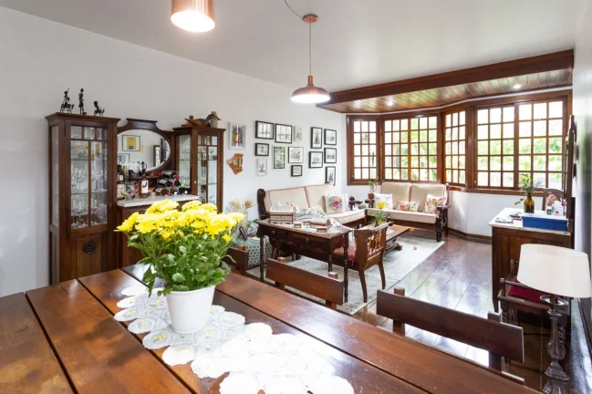 Imagem Sobrado Jardim Prudência - 200M², 3 Dorms, 1 Vaga, Lareira, Quintal, Split, Armários.