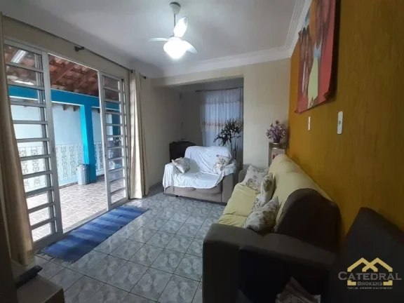 Imagem Casa com 4 quartos e 3 vagas em bairro bem localizado em Jundiaí/SP