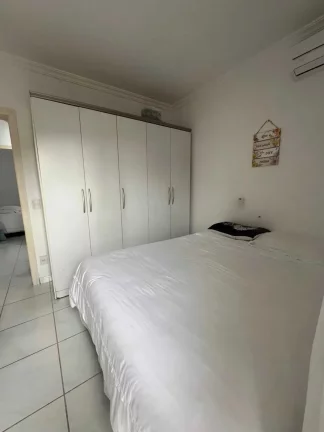 Imagem Sobrado com 4 dormitórios amplos sendo 1 suíte e 4 vagas - Bom Retiro, Joinville/SC