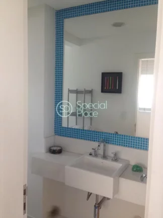 Imagem Linda cobertura duplex com 267m2, 3 dormitórios ( 3 suítes ) e 2 vagas na garagem. Excelente distr...