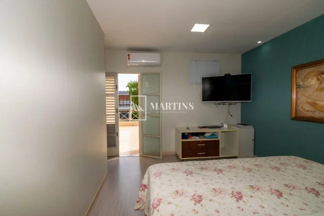 Imagem Imagine viver em uma casa onde cada detalhe foi pensado para elevar sua qualidade de vida. São 700m...