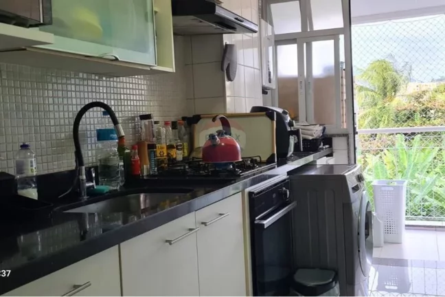 Imagem Apartamento à venda com 2 quartos, 1 suíte com 64 m² em Vila Valqueire-RJ