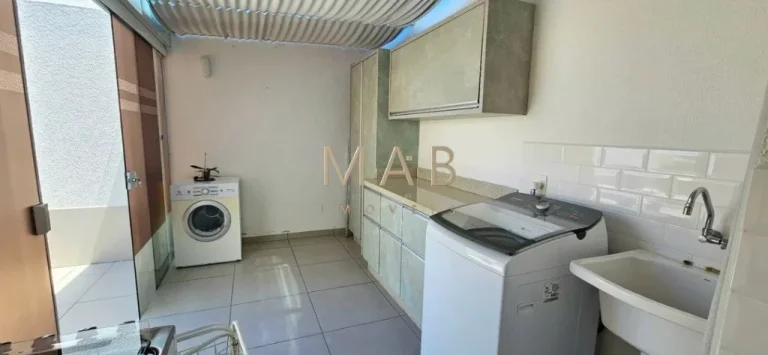 Imagem Cobertura à venda em Florianópolis-SC, bairro Ingleses do Rio Vermelho: 2 dormitórios sendo 1 suíte, BWC social, vaga de garagem, 191m².