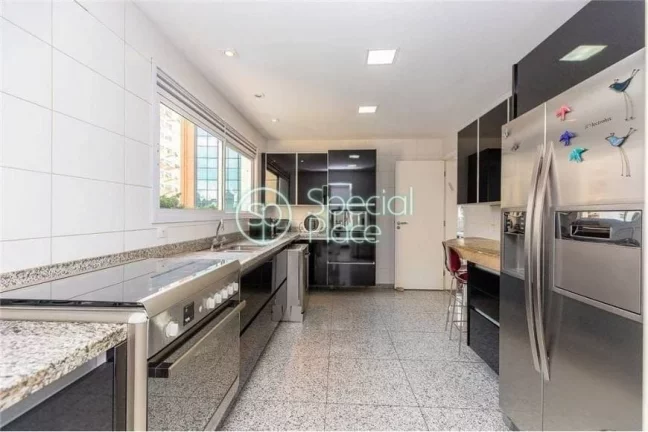 Imagem Apartamento impecável. São 26m² de área privativa, 4 dormitórios ( 3 suítes) e 5 vagas na gara...