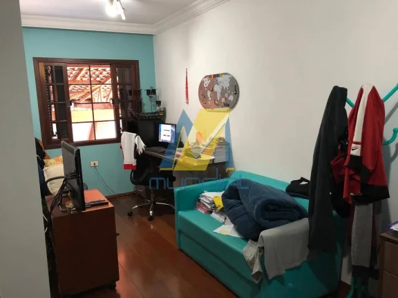 Imagem Sobrado amplo com 3 suítes, renda garantida e 6 vagas cobertas