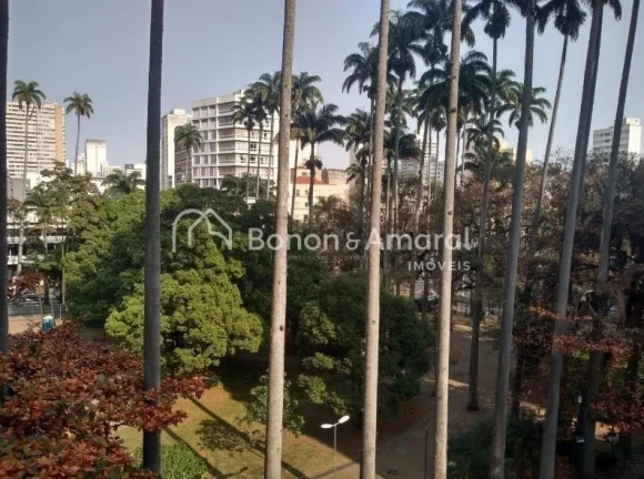 Imagem Localizado em uma das regiões mais desejadas de Campinas, este apartamento no Cambuí oferece confo...