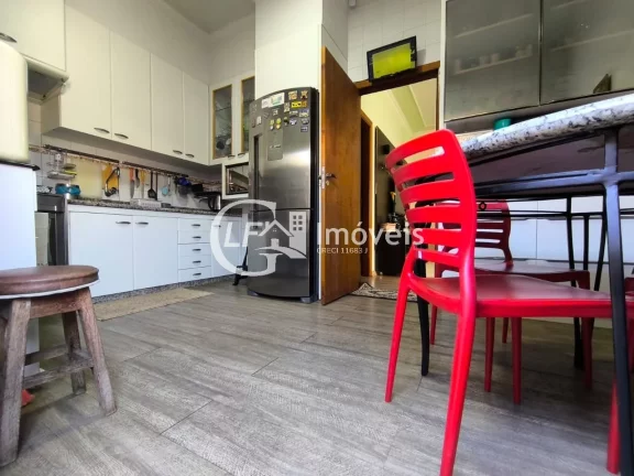 Imagem Impecável residência à venda em Campo Grande-MS, Jardim dos Estados: 3 quartos, 1 suíte, 2 salas, 2 banheiros, com edícula, 4 vagas de garagem, 210m².