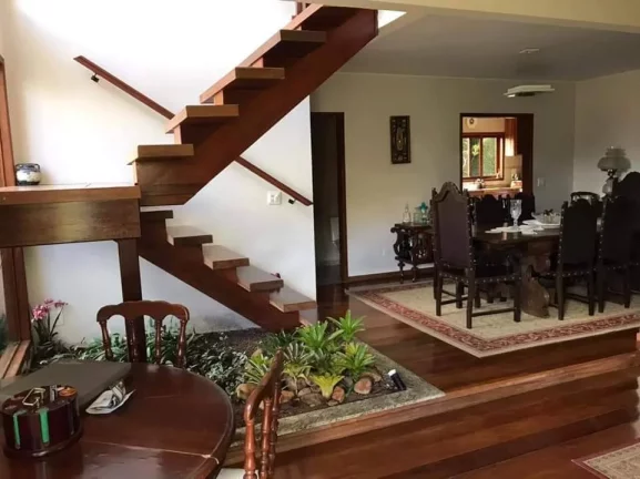 Imagem LINDA CASA A VENDA NO BAIRRO: BRAUNES - NOVA FRIBURGO RJ.