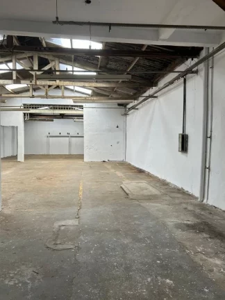 Imagem Galpão Comercial na Vila Antonieta - São Paulo-SP 380m² - 5 Banheiros Venda ou Locação