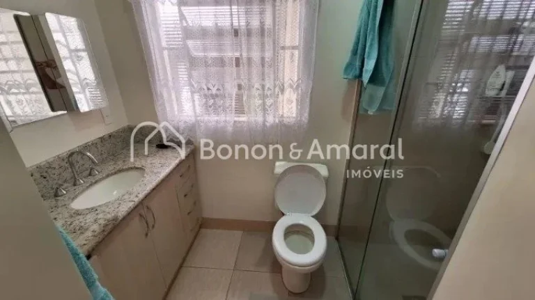 Imagem Casa térrea à venda no Parque Taquaral. O imóvel conta com 3 quartos, 2 banheiros, sala, copa, co...