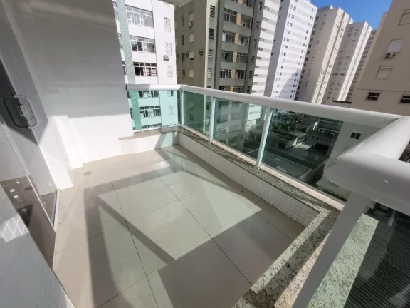 Imagem APARTAMENTO AMPLO COM 3DORMITÓRIOS, 1 SUÍTE, PEQUENA VISTA PARA O MAR, 1 VAGA PARA AUTO