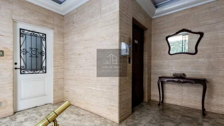 Imagem Apartamento Reformadíssimo com 3 suites 1 vaga prox Metro